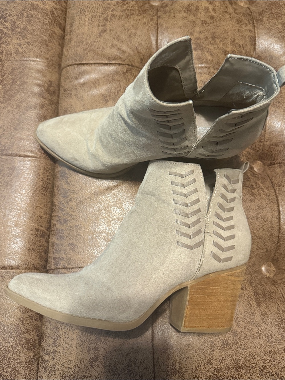 Carlos Tan booties sz 9.5